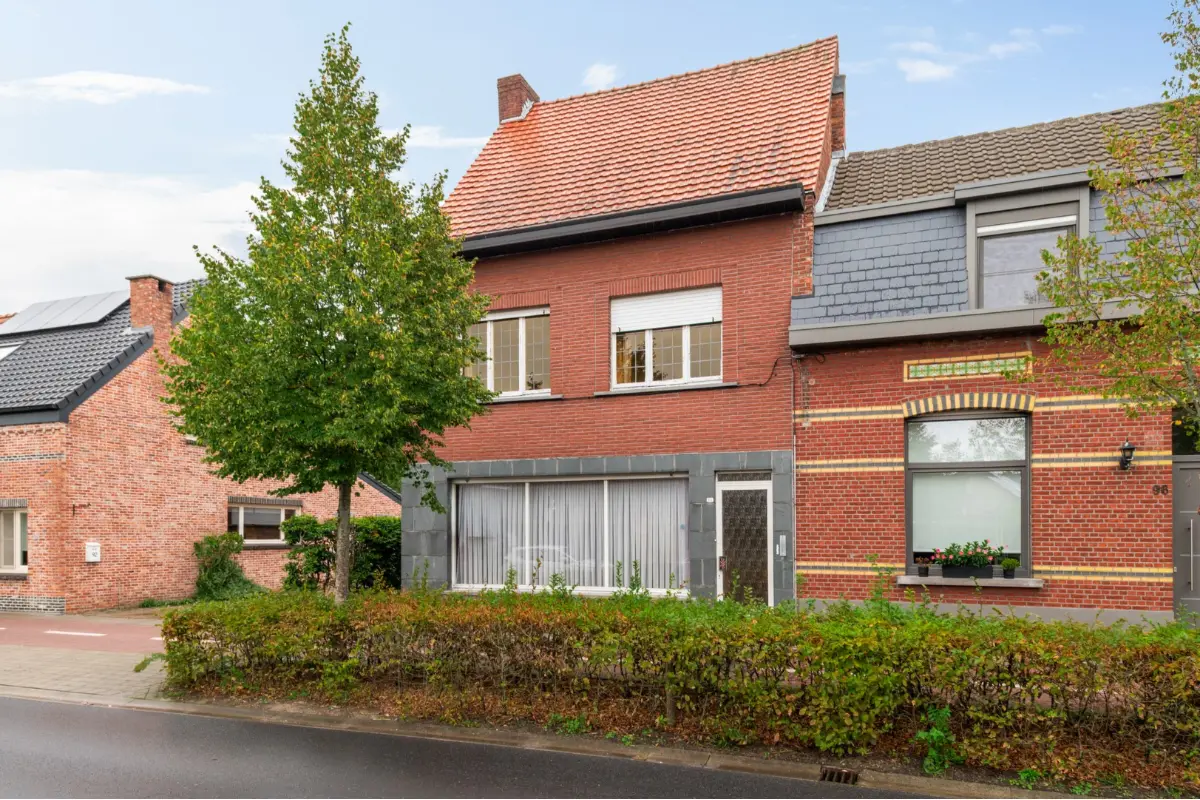Huis te  koop in Brasschaat 2930 379000.00€ 3 slaapkamers 187.00m² - Zoekertje 815576