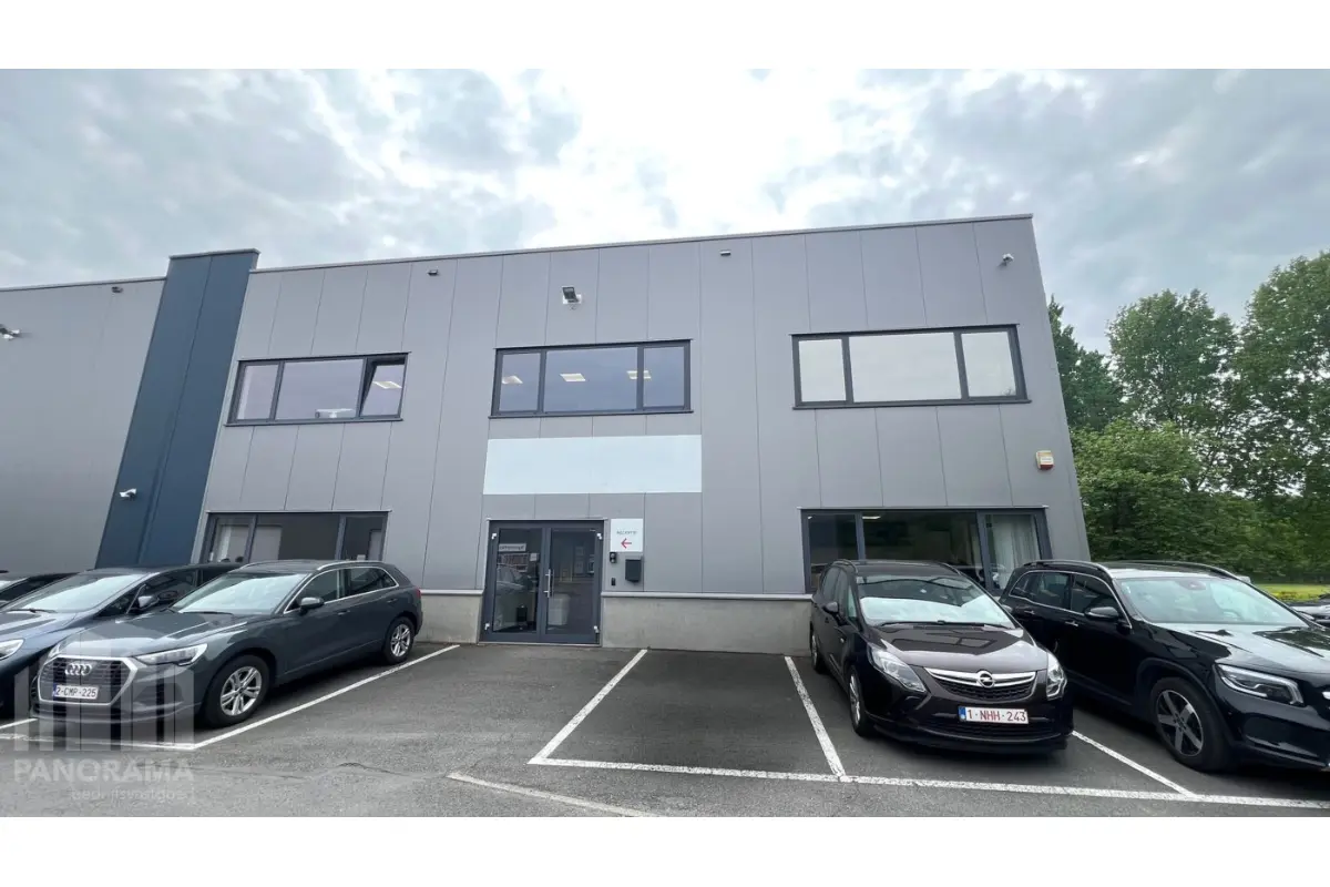 Handelszaak te  huur in Turnhout 2300 6408.00€  slaapkamers 669.00m² - Zoekertje 818400