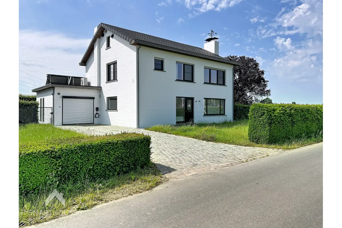 Mixgebouw te  koop in Ranst 2520 1125000.00€ 4 slaapkamers 246.00m² - Zoekertje 817844