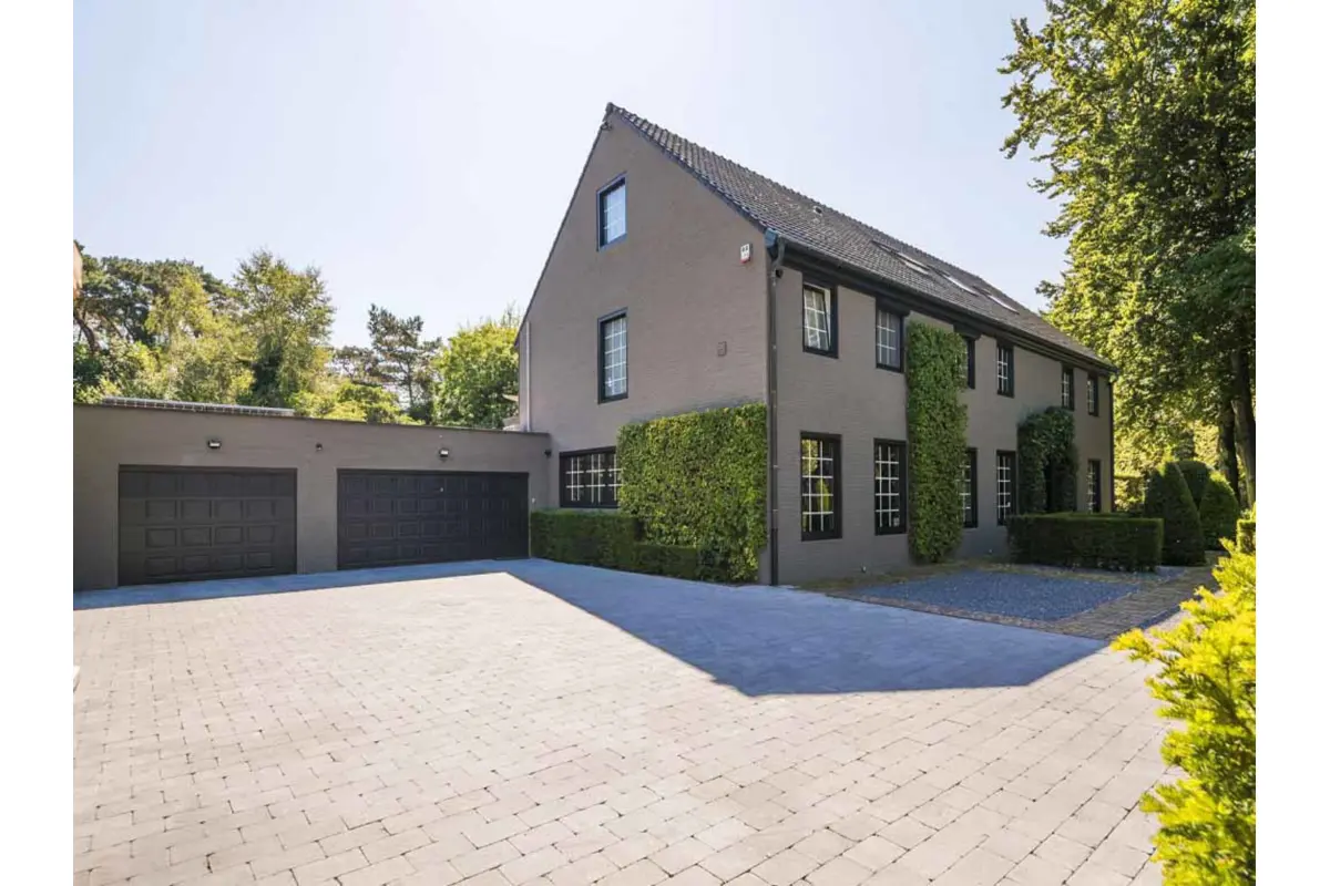 Huis te  koop in Brasschaat 2930 1835000.00€ 5 slaapkamers 516.00m² - Zoekertje 819121