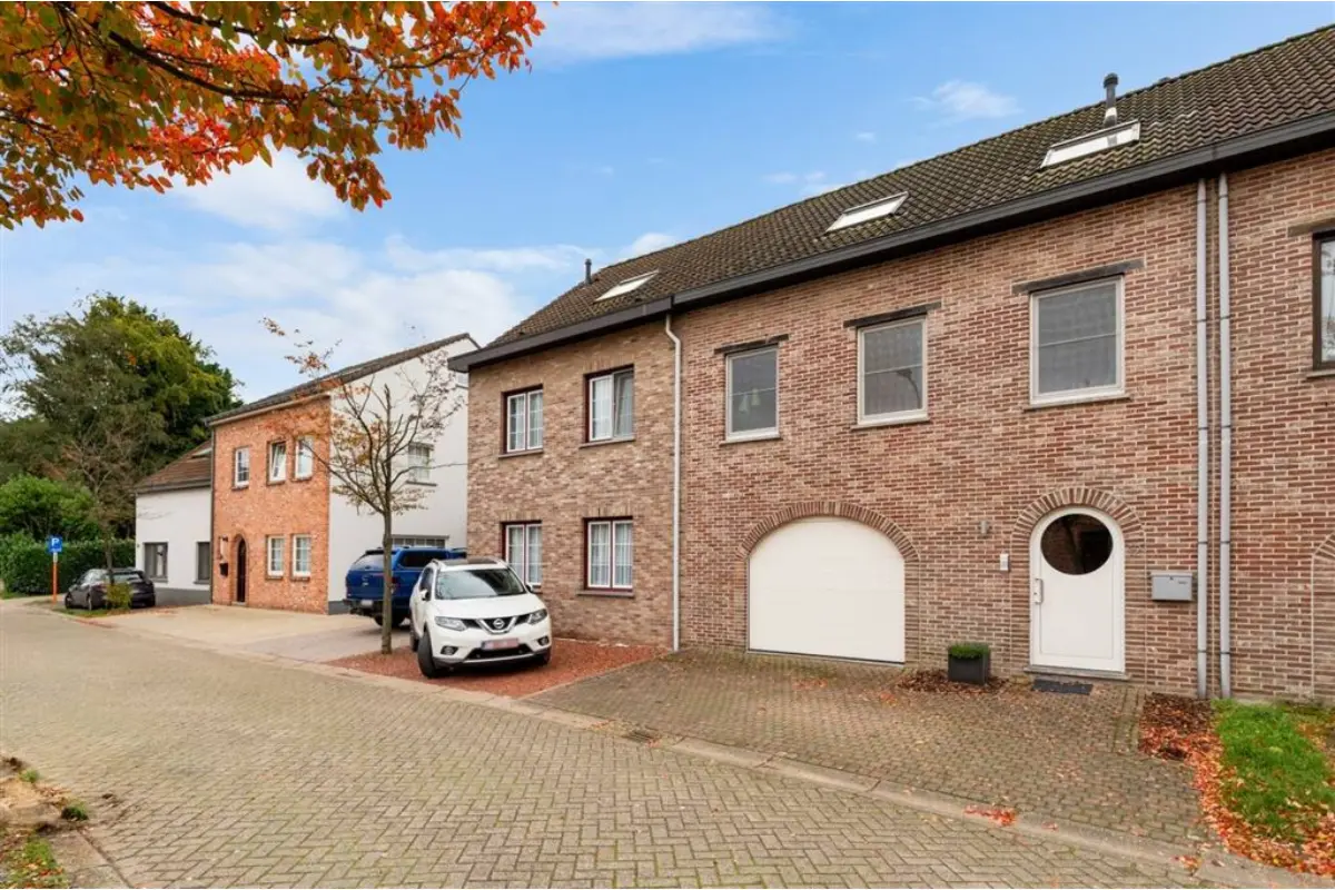 Huis te  koop in Brasschaat 2930 425000.00€ 3 slaapkamers 159.00m² - Zoekertje 827123