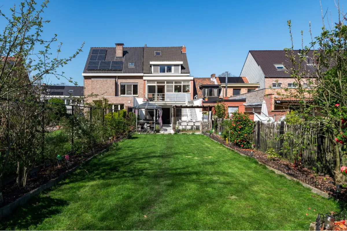 Huis te  koop in Brasschaat 2930 425000.00€ 4 slaapkamers 206.00m² - Zoekertje 828501