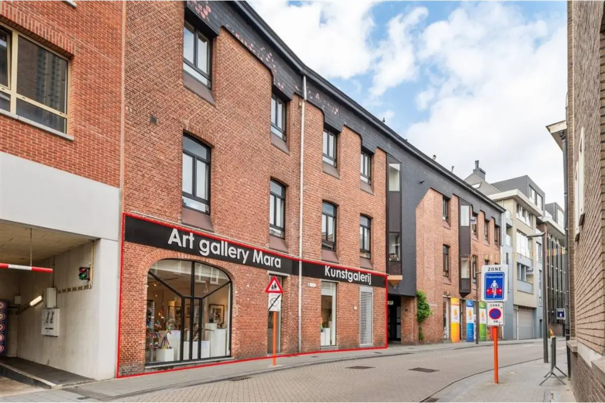 Handelszaak te  huur in Turnhout 2300 1500.00€  slaapkamers 159.00m² - Zoekertje 829803